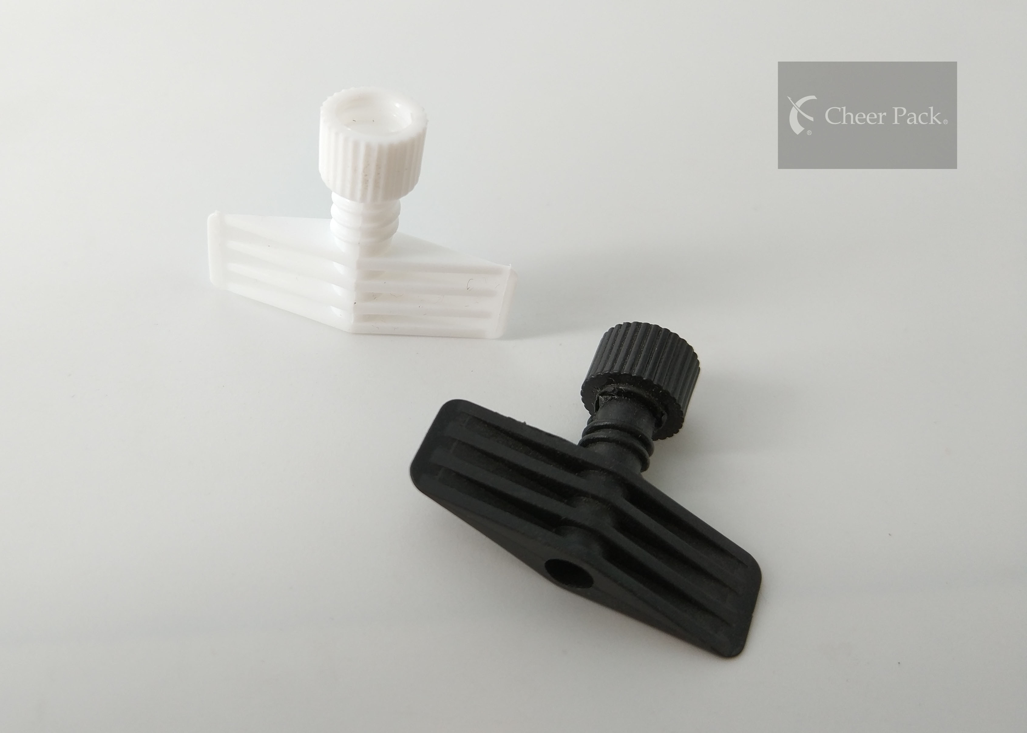 Stand Up Doypack Plastic Spout Caps , Liquor Pour Spouts Multiple Color