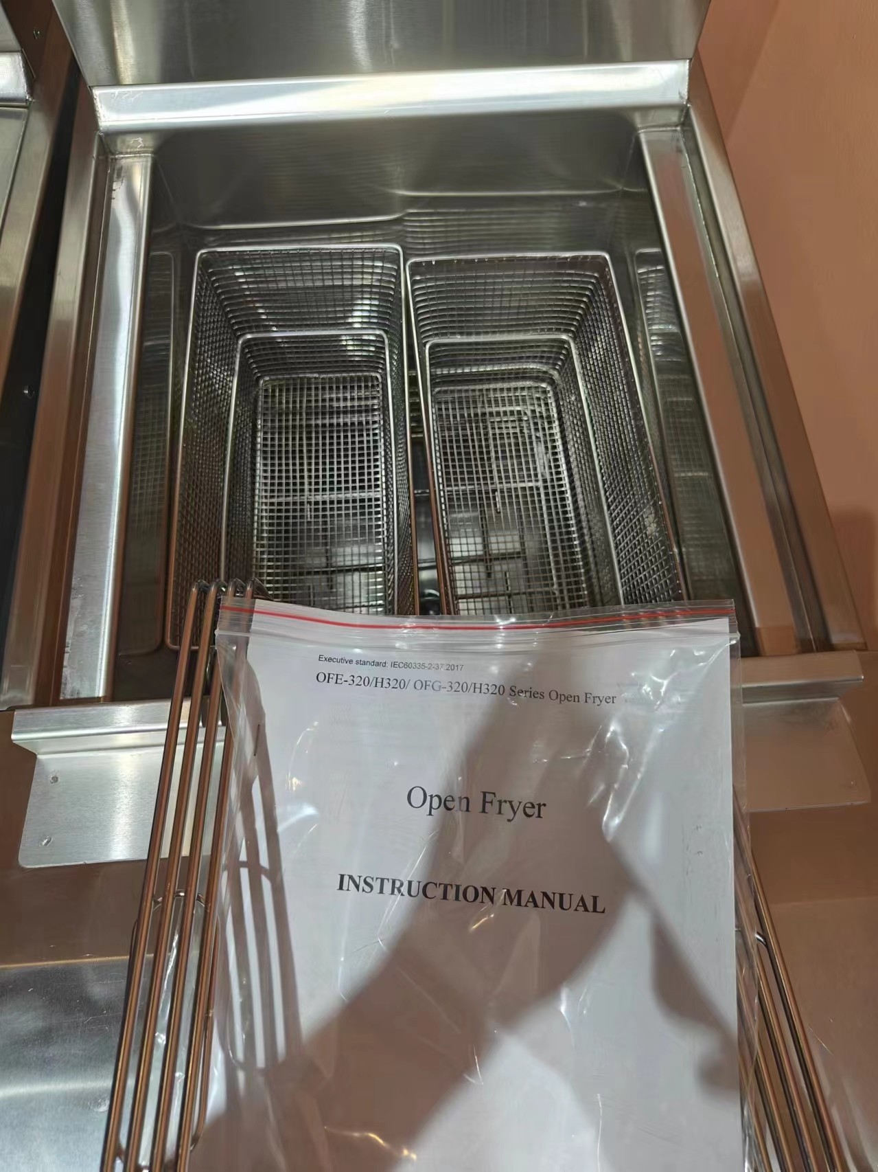 Three Pots Six Baskets Electric Digital Computer Panel Open Deep Fryer With Oil Filtration