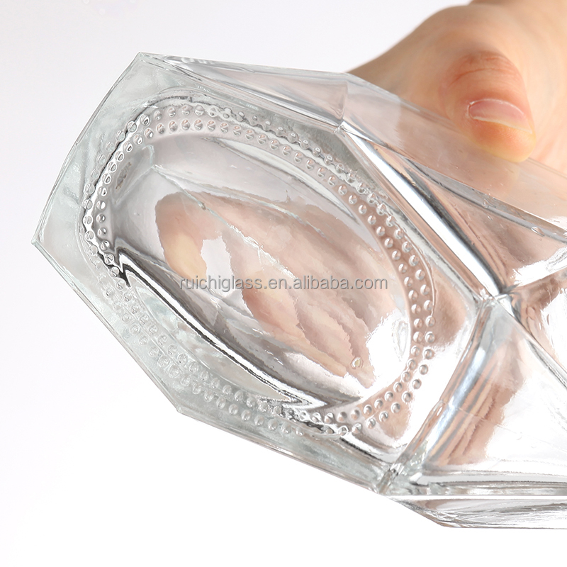 Customize Sealing Type 500ml Super Flint High Transparent Fancy Whisky XO Glass Bottle