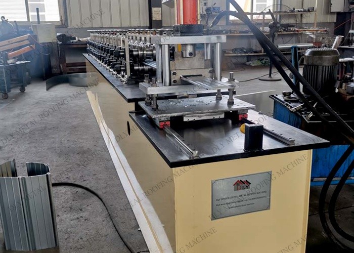 5.5kw 50HZ 220v Roofing Sheet Roll Forming Machine For Panel