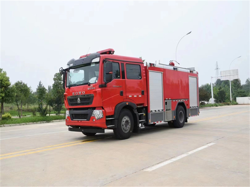 HOWO 8.1 Ton Holding 2+4 Person Discharge 50L/s Shooting Height 60m Speed 90km/h 4X2 Emergency Rescue Fire Truck