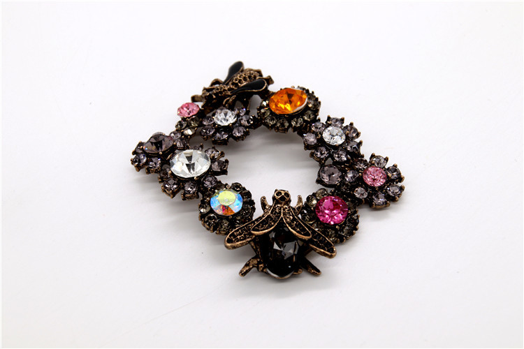 Antique Bronze Rhinestone Shoe Clips Zinc Alloy / Iron / Copper Material