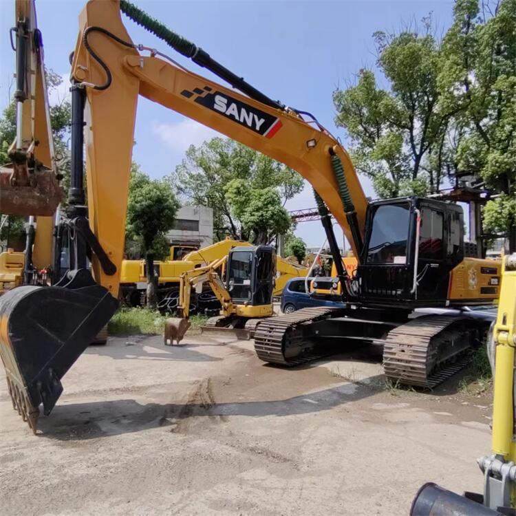 Sany 215C Excavator Machine 21500 KG Weight 0.93m3 Bucket Capacity Direct from Shanghai