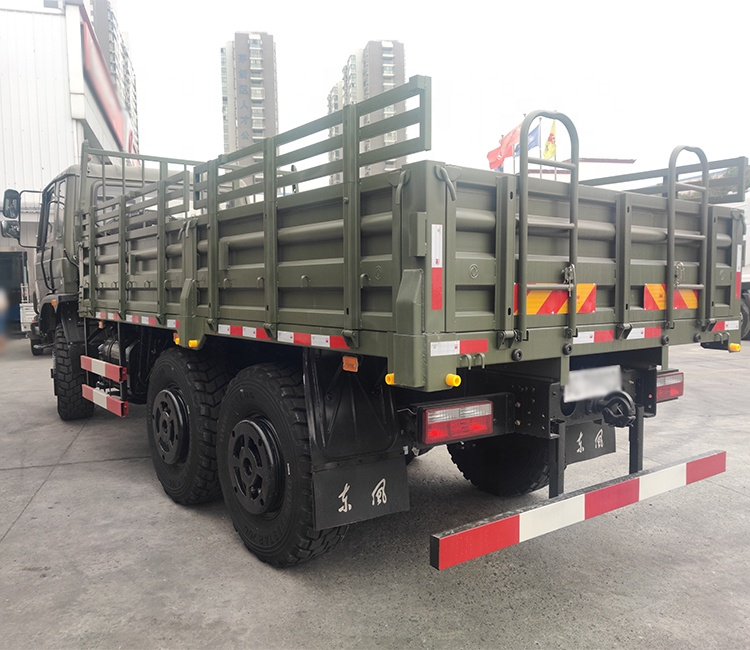 Off Road Ready Dongfeng 180hp Desert Diesel 4x4 Drive Wheel Auto Left Euro 5 Light Truck
