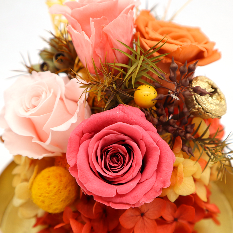 Decorative Preserved Rose Glass Dome Create A Splendid And Romantic Atmosphere