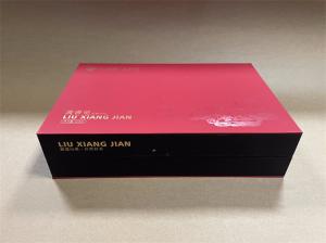  Red Paper Present Box Rectangular Pantone Printed Cardboard Gift Box Manufactures