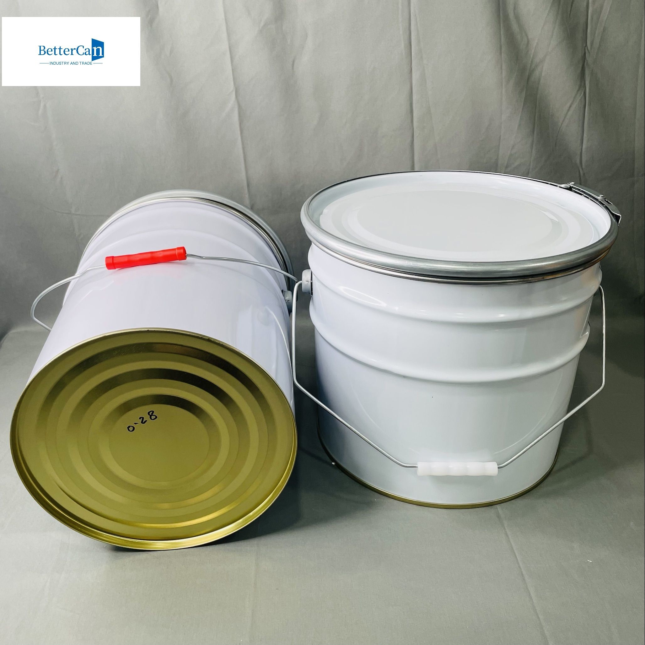 10 Liter Metal Pail Bucket With Lid 2.2 Gallon Liquid Packaging Empty Coated Can