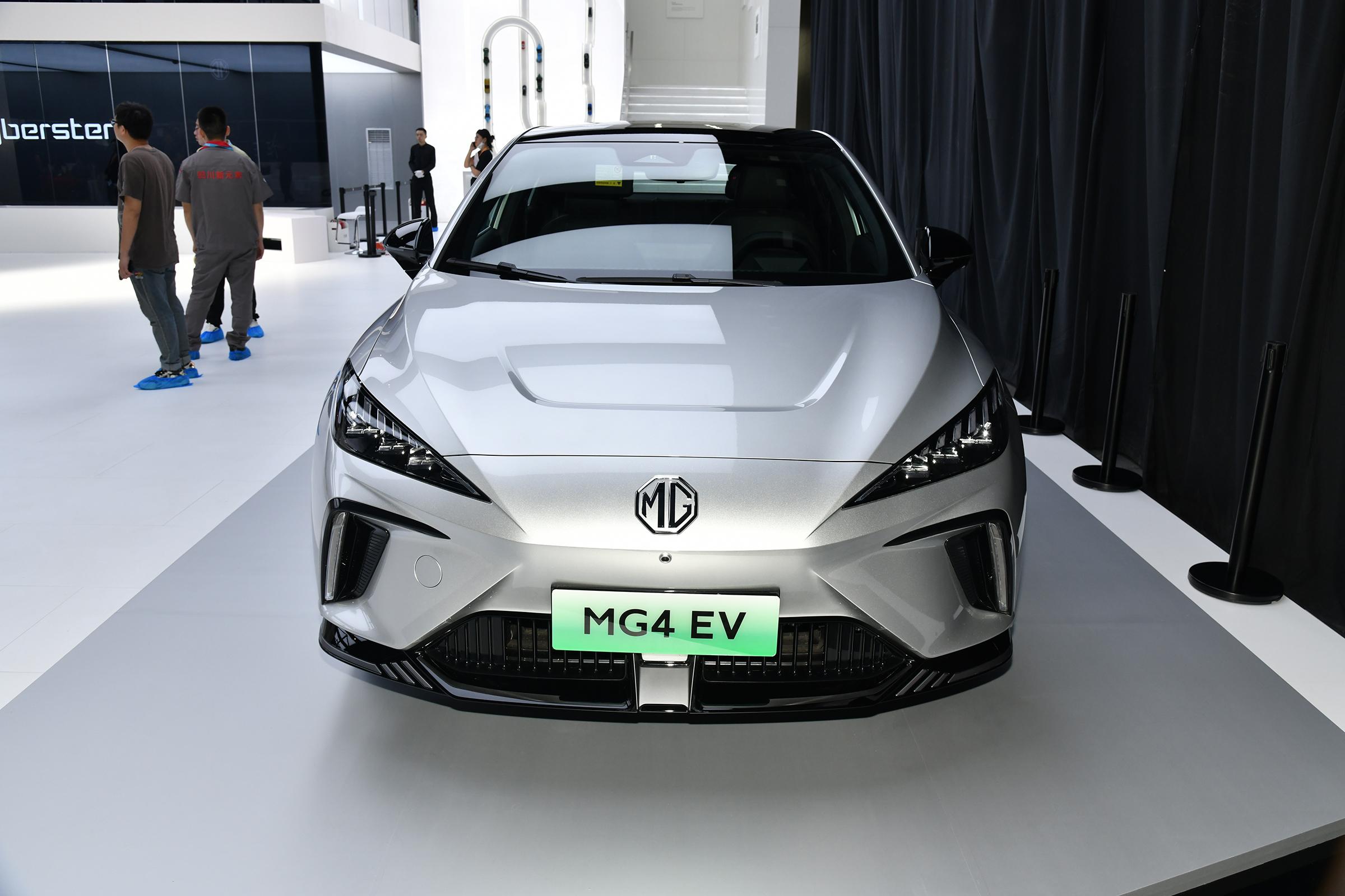 2022 2023 Energy Electric Vehicle Saic MG MULAN 425km Deluxe Sport Car MG4 EV