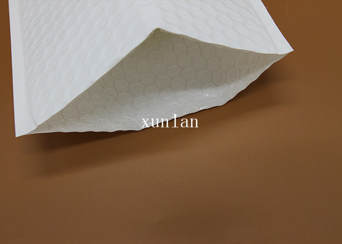 Custom White Flat Poly Bubble Mailers , Delivery Packaging Poly Bubble Envelopes