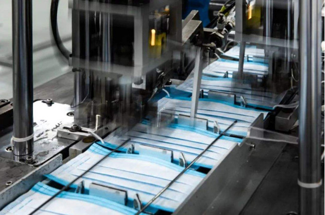 Easy working / free installation Surgical masks making machine/fully auto online support machine