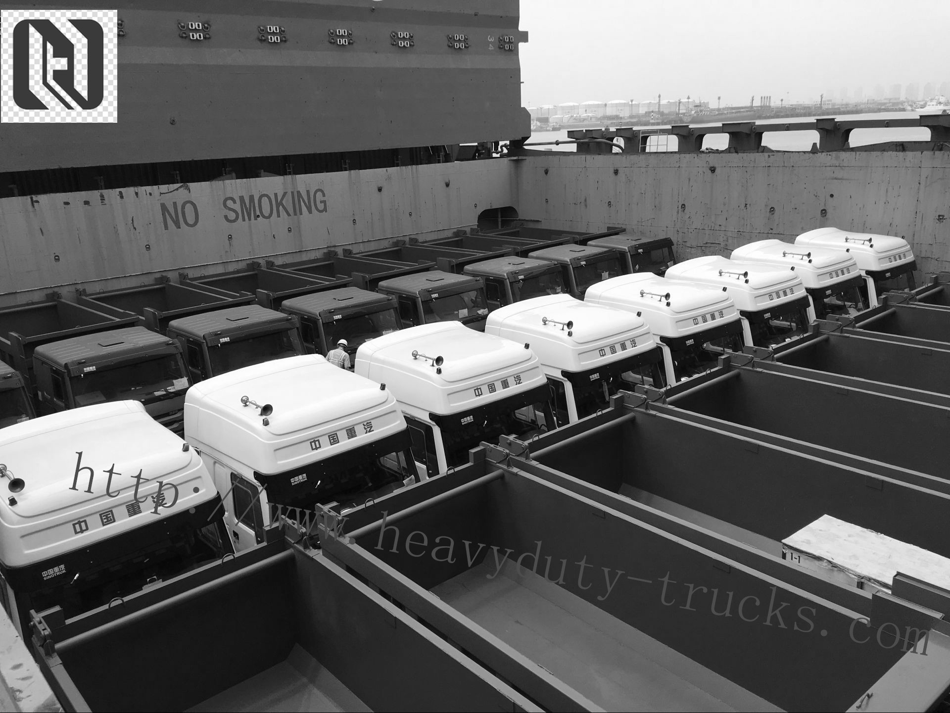 336hp Red Left Hand Drive Dump Truck 6x4 Sinotruk Howo7 Brand URO II Emission