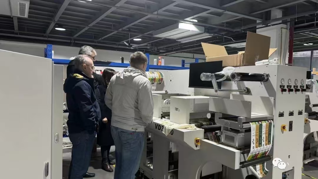 VD3350 Digital Label Die Cutter with Slitting and Laminating