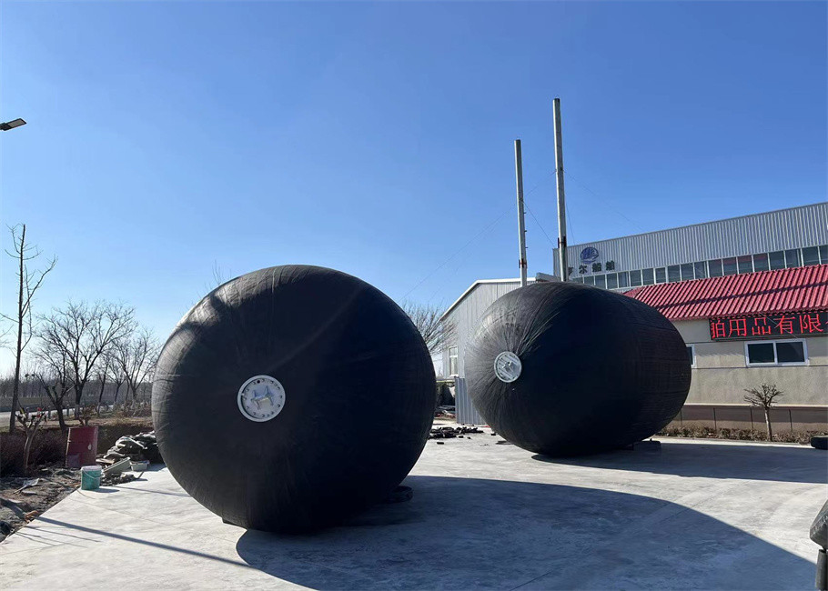 Floating Marine Fender Sling Type Pneumatic Natural Rubber Fender