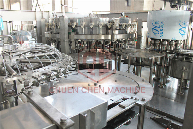 Gravity Carbonated Drink Filling Machine For Plastic Bottle Pet Bottle