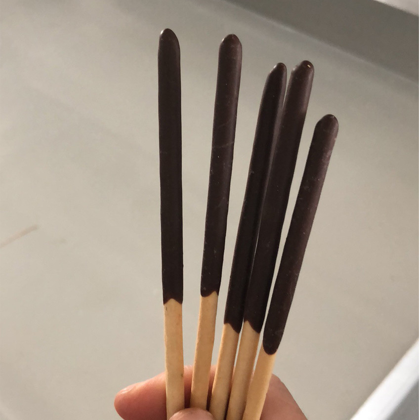 Automatic Pepero Bar Chocolate Enrobing Line Finger Biscuit Bar Coating Equipment