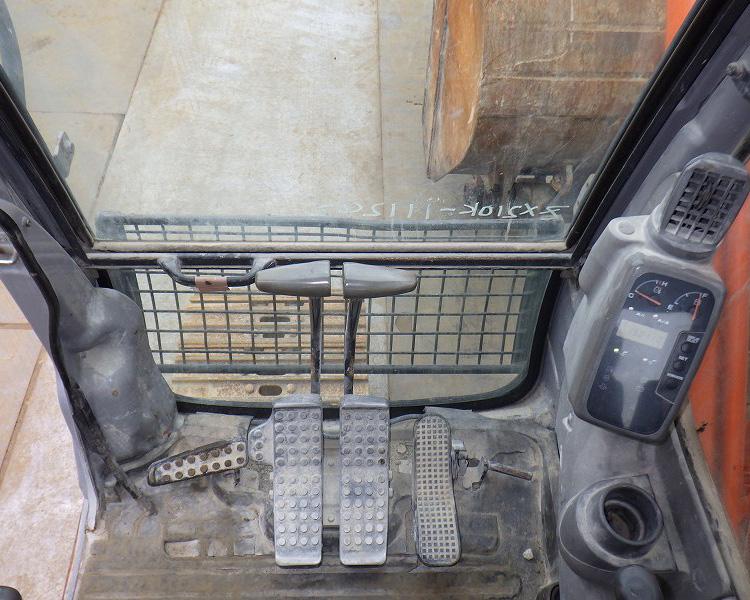 Used Hitachi Zaxis 210 Excavator ZX210 21 Ton Machine Weight and 1.0m3 Bucket Capacity