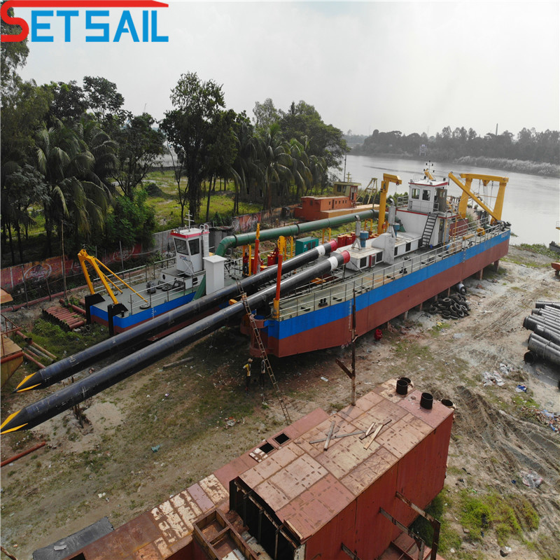 Low Failure Diesel Engine 26 Inch Cutter Suction Mud Dredger