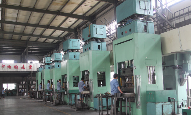 Yutong Bus Brake Pads 0.35~0.45 Friction Coefficient ATF16949 Quality Control System