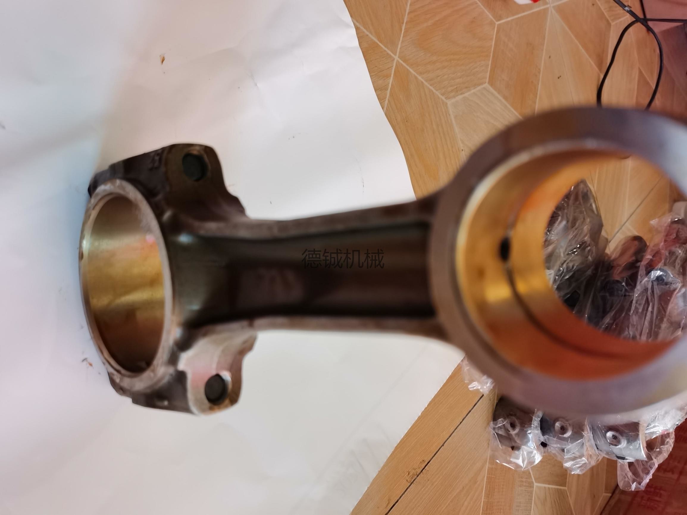 Black Engine Connecting Rod Mitsubish 6M60 Con Rod Connecting Rod With Piston