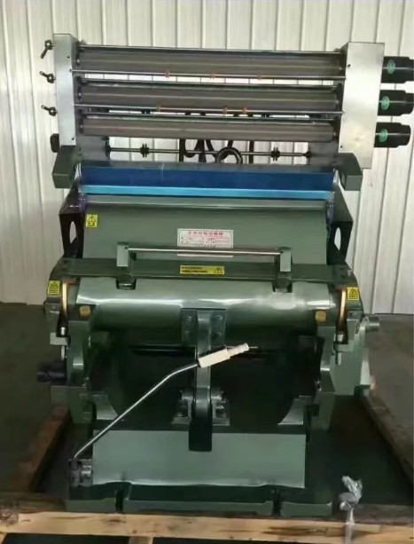 Castings Die Cutting Emboss Machine HJ-750T HT200 45# Steel Spindle Wafangdian Bearings