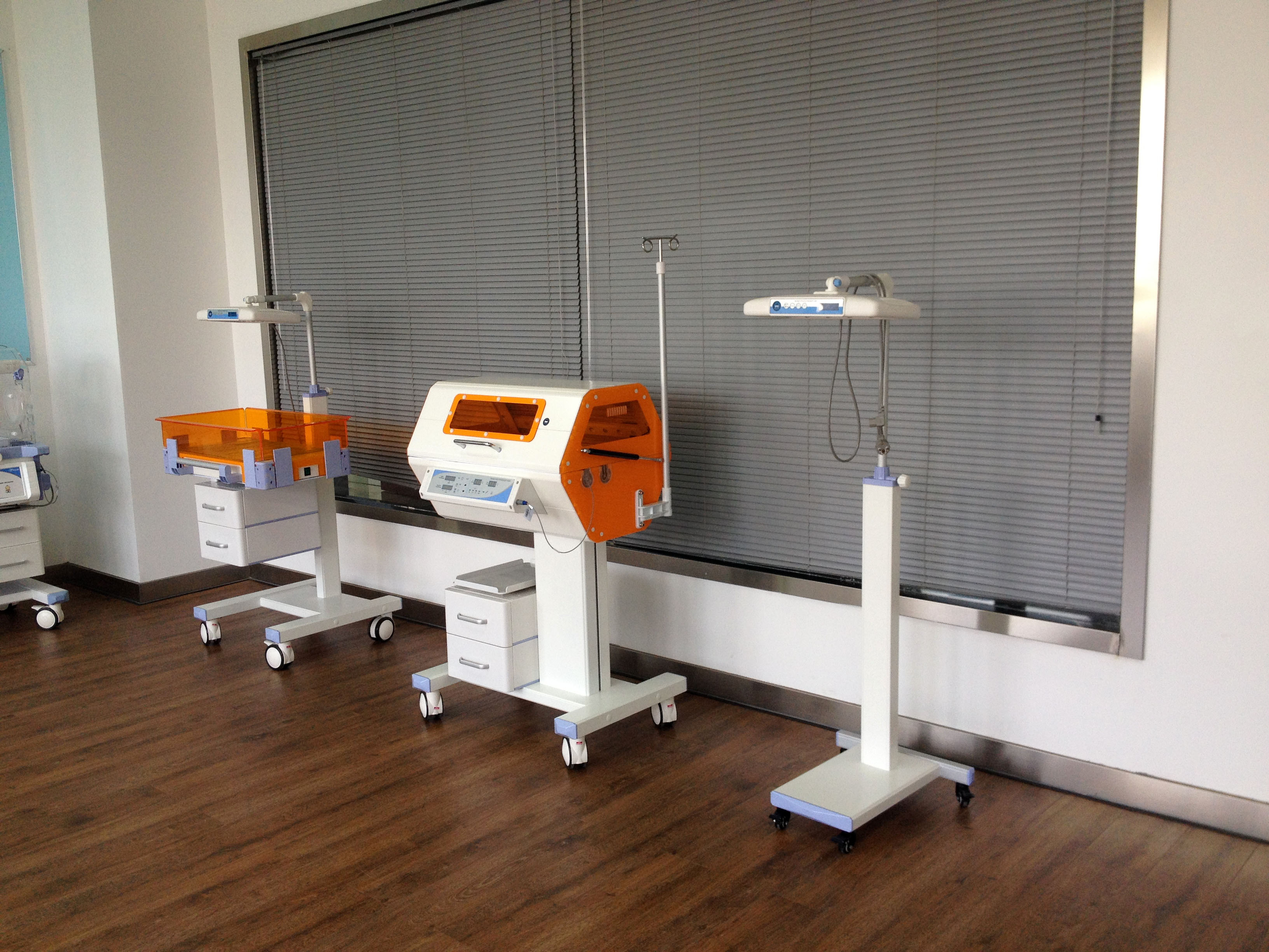 BI12 Hospital Infant Care Equipment Portable Baby Care Infant Transport Incubator Cheap Price