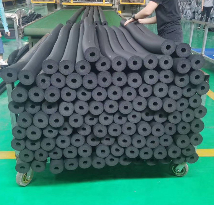 Fast Heat Conduction Moisture-Proof B2 Foam Rubber Insulation Pipe
