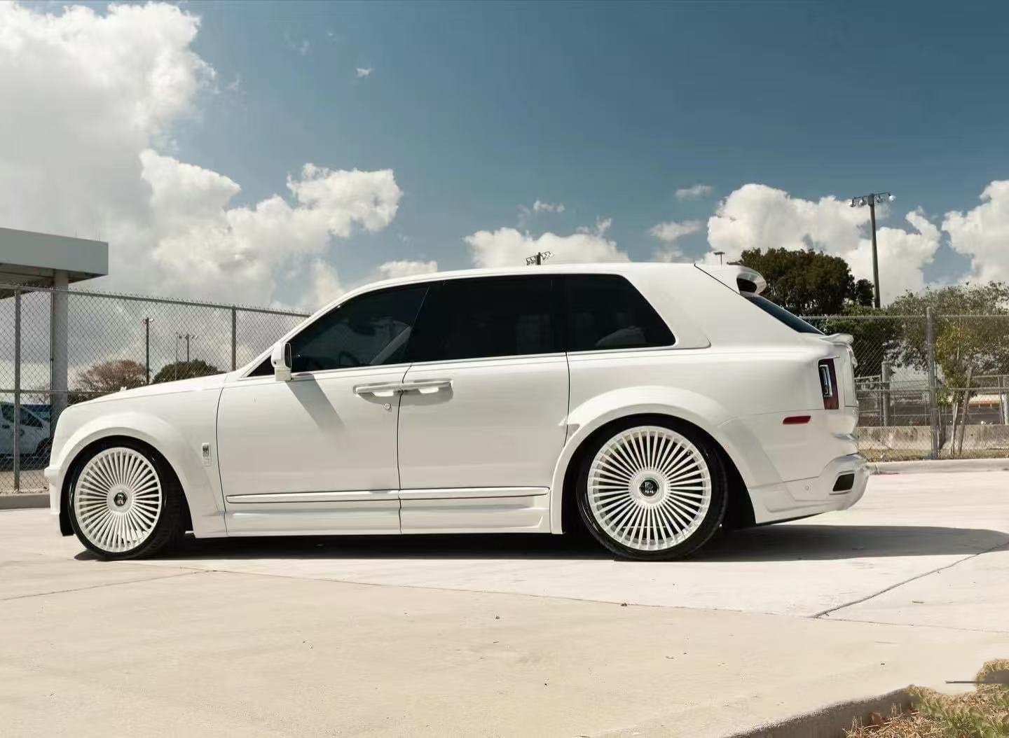 Black Cullinan Rolls Royce Body Kit NT Style Front And Rear Bumper Widebody Kit