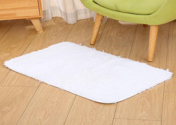 100% polyester white color anti-slip fur area rugs and fur carpets