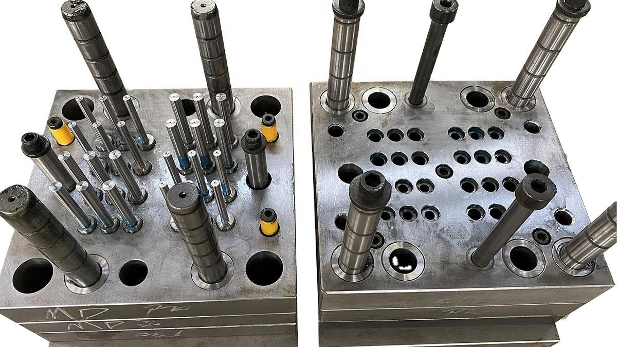 Customized Surface Car Injection Molding Plastic Parts For Auto Headlight Making