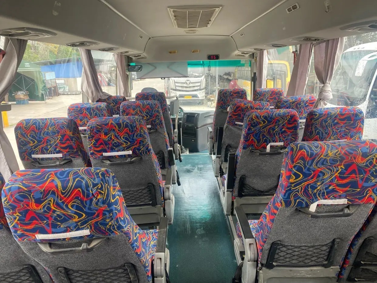 Used Passenger Bus 30 Seats Sealing Window Yuchai Engine 2+2 Seats Layout AC Used Higer KLQ6755