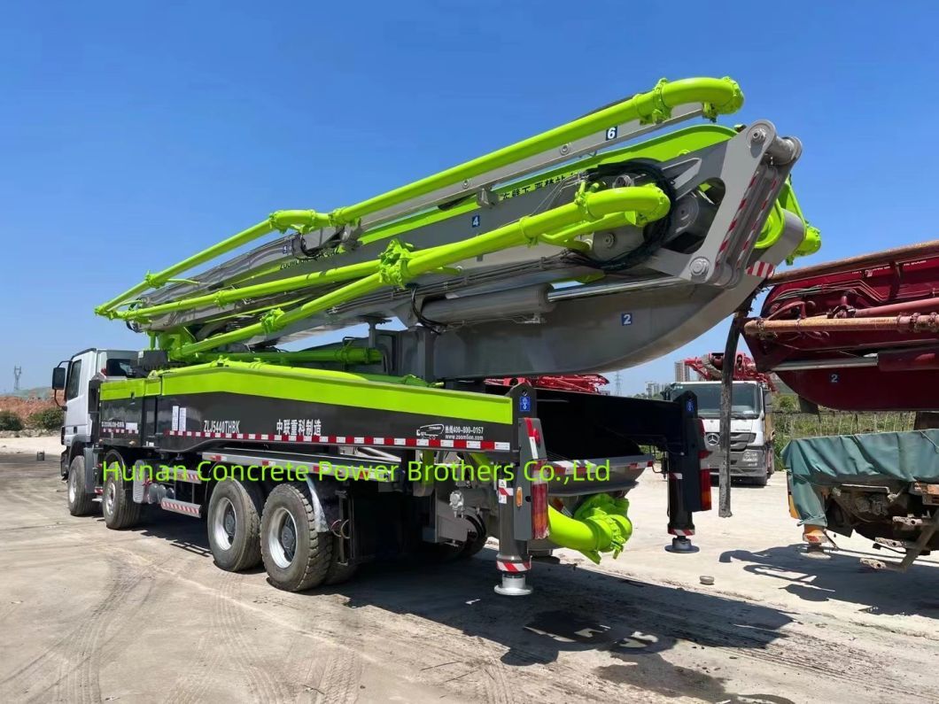 2013 Zoomlion 56 Meter Concrete Pump Truck on Benz Chassis