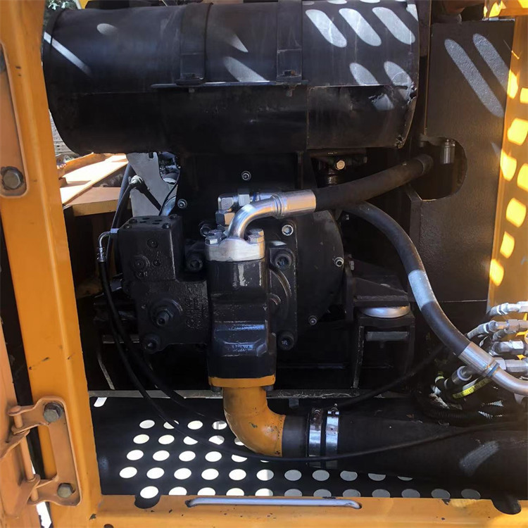 Original Hydraulic Pump Used Crawler Chain Sany SY95 9 Ton Excavator for Construction