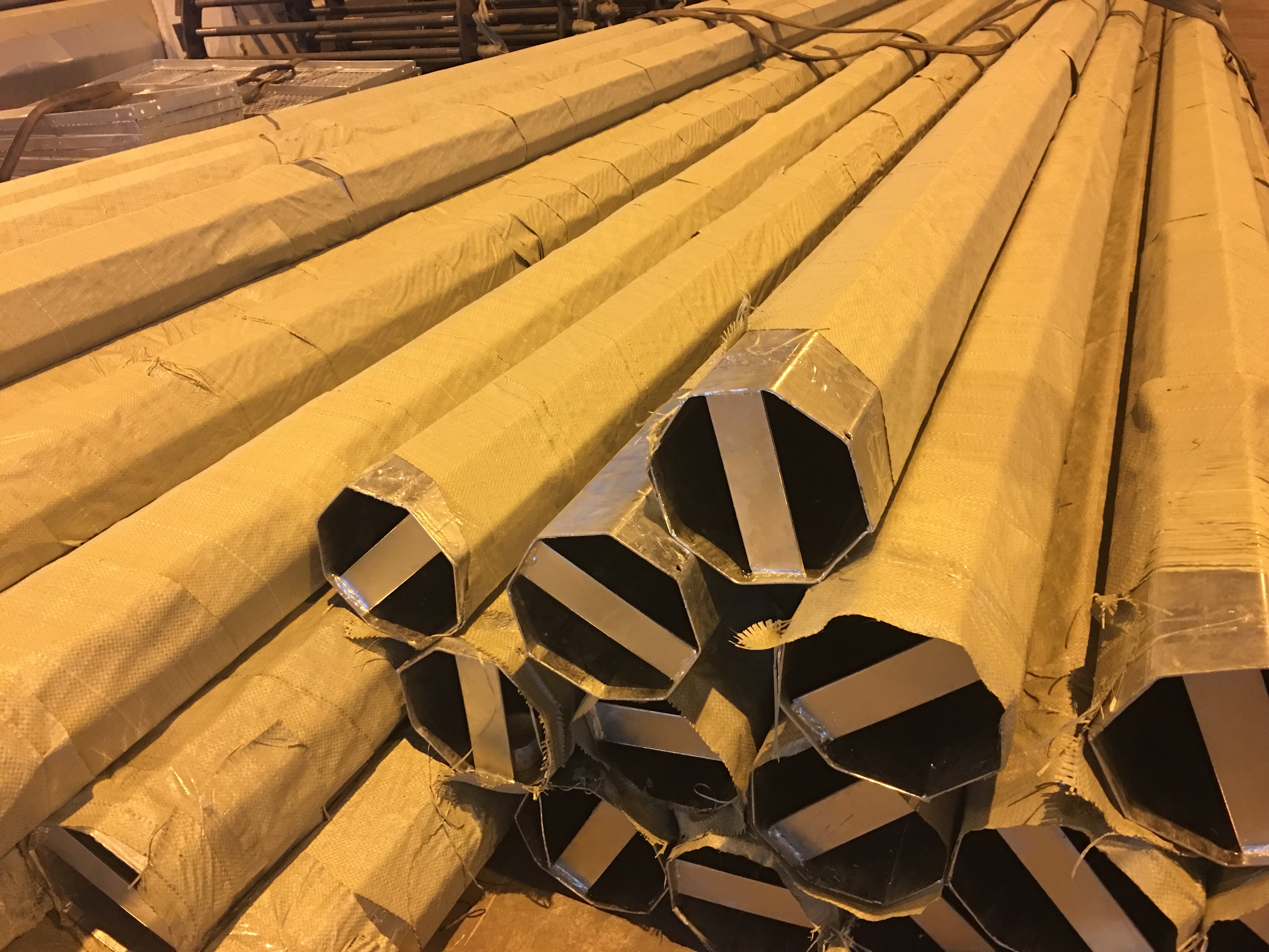 Steel Tapered Electrical Power Pole 220KV Anti Corrosive Power Transmission Pole