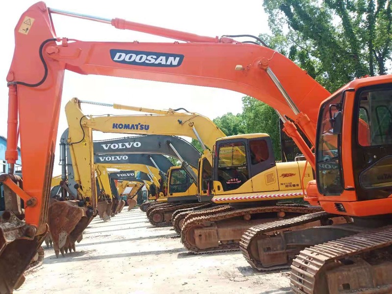 Low Hour Doosan 15 Ton Excavator 118HP Motor 30000KG Machine Weight