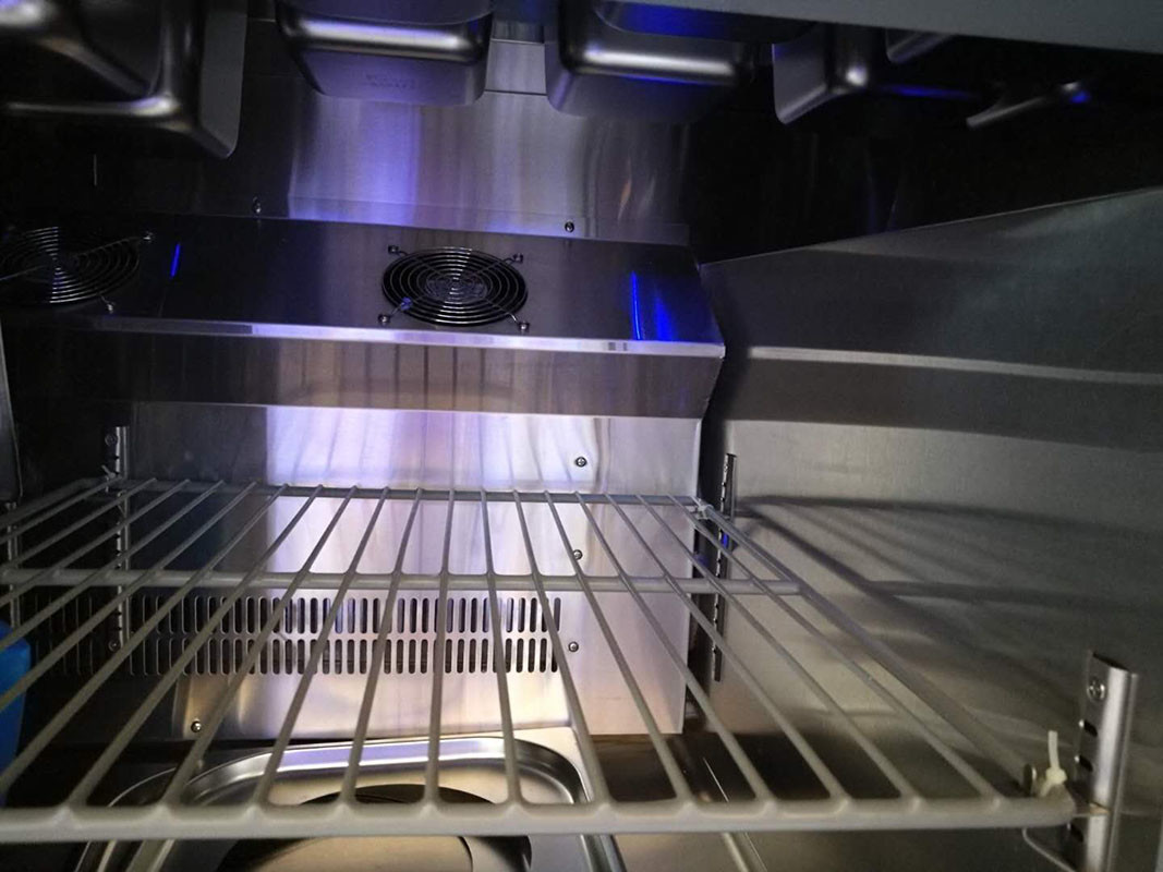 Blue Ray 2 Door Refrigerated Sandwich Prep Table With Glass Lid Fan Cooling / Commercial Salad Bar Refrigerator Freezer
