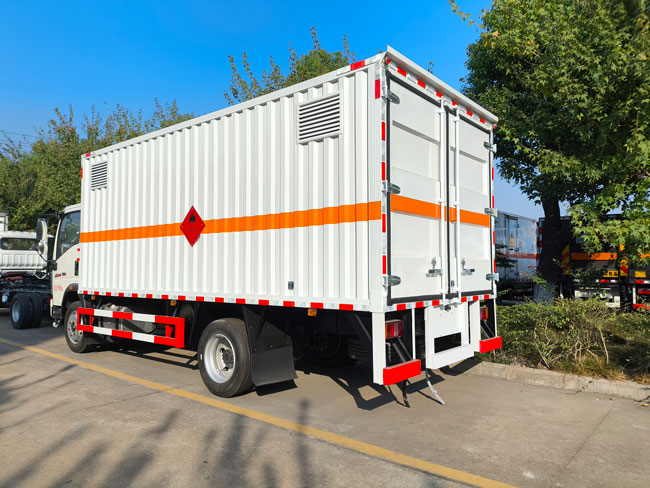 HOWO 4*2 4.2M Somewhat Mixed New Energy VanTrucks CargoTruck Without Wagon