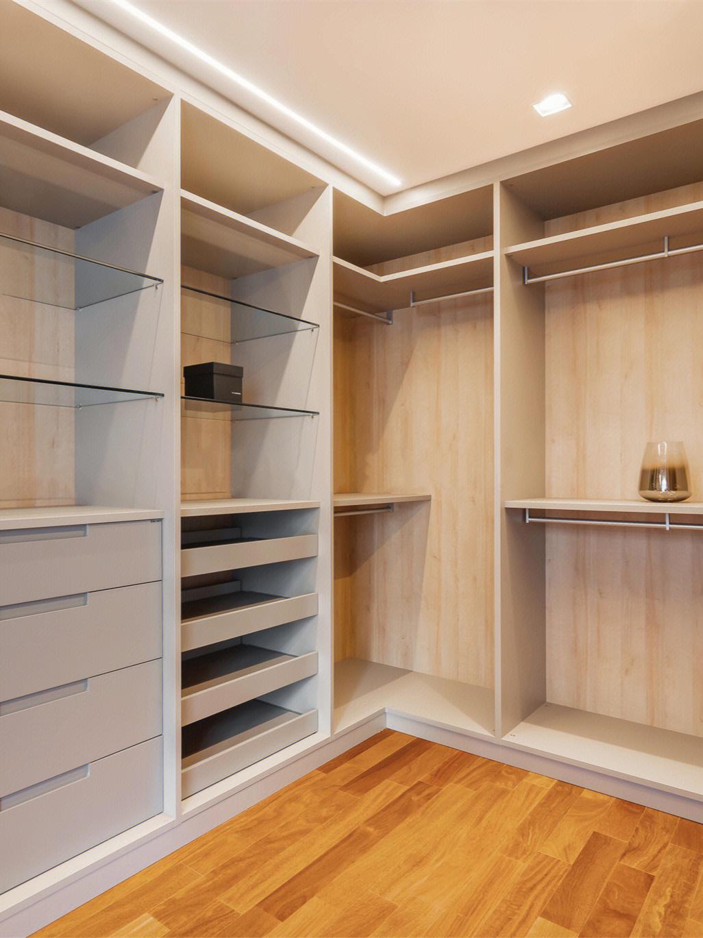 Custom Set Wood Style 2024 Modern Modular Bedroom Walk-in Closet System for Apartment