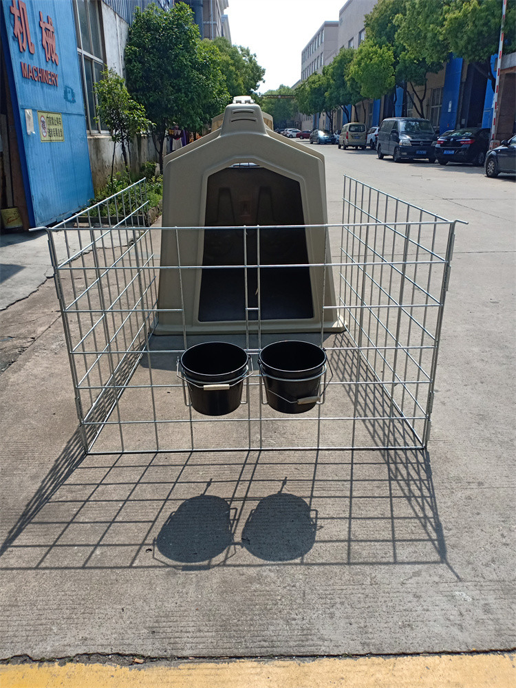 2200mm Length Poly Ethylene Calf Hutches Calf Housing Equipment For Dairy Farm