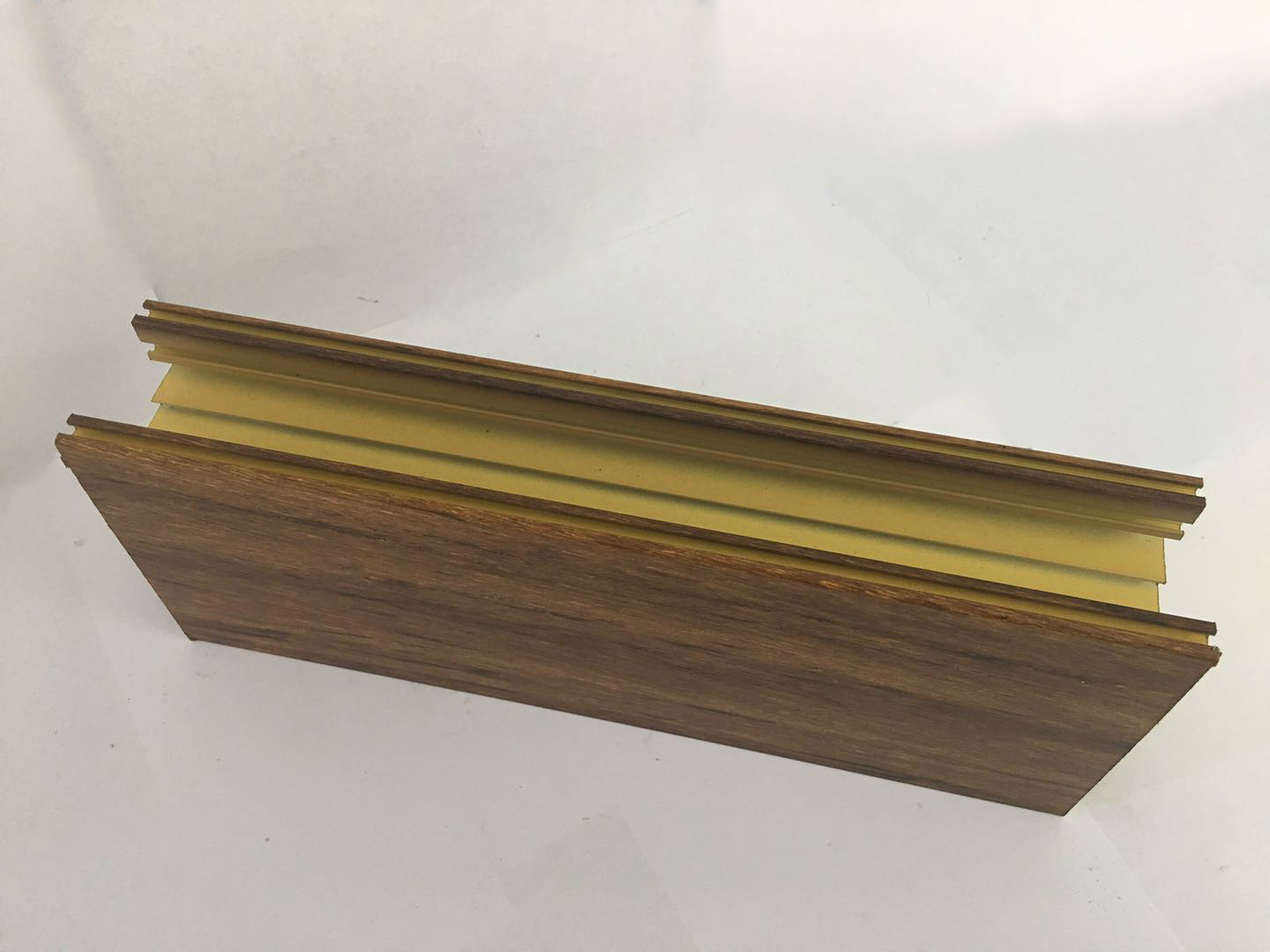 Third - Dimension Wood Finish Aluminium Profiles Solid Substantial