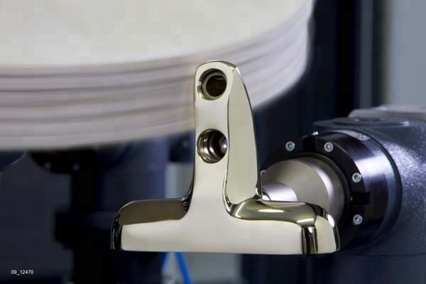 Easy Operation Automatic Metal Polishing Machine For Auto Spare Parts
