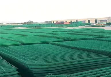 14 Gauge Cs Pvc Coated Welded Wire Mesh 2" × 1" To Wave Guardrail