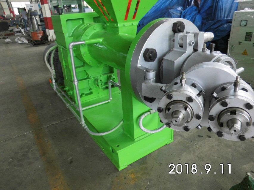 CE ISO9001 Approved Rubber Extruder Machine for Tire Making Plant Motor Power kw 185