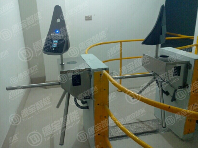Bidirectional Tripod Turnstile Gate Barcode Reader Semi Automatic 100-240V AC 8