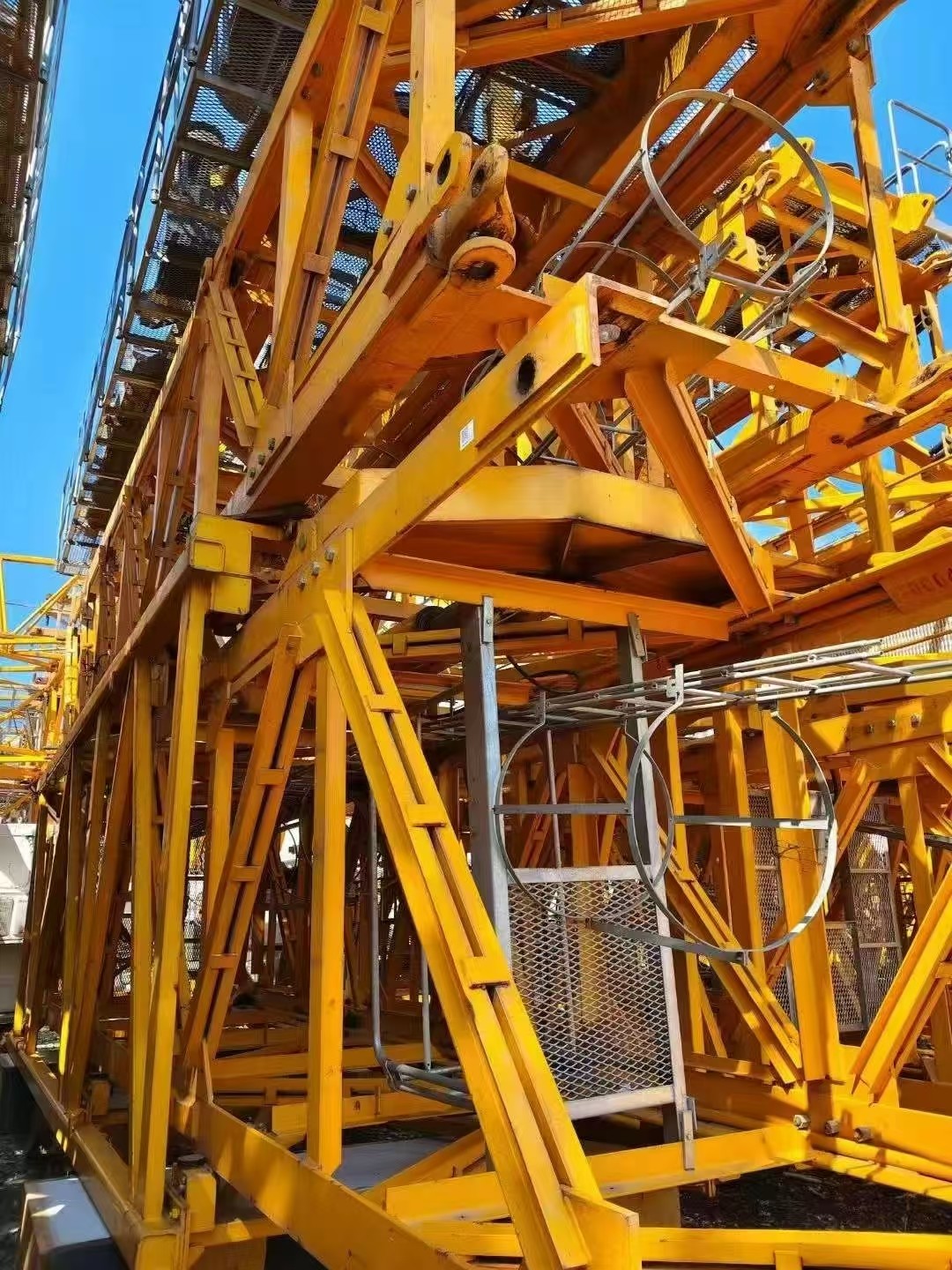 2019 tower crane for sale (7525-16) to improve construction efficiency