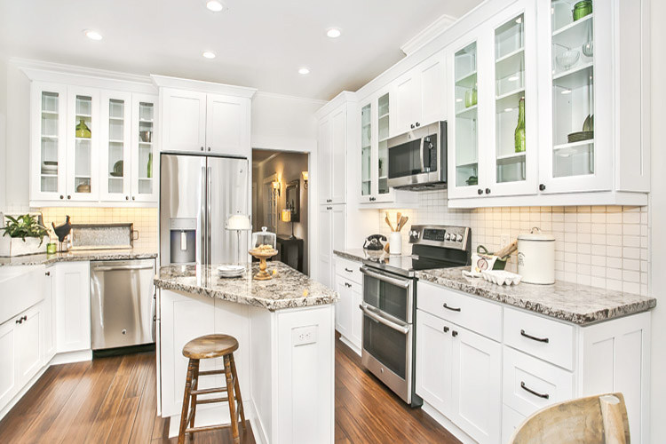 Custom North American Melamine Board Glossy White Shaker Kitchen Cabinets Flat Pack