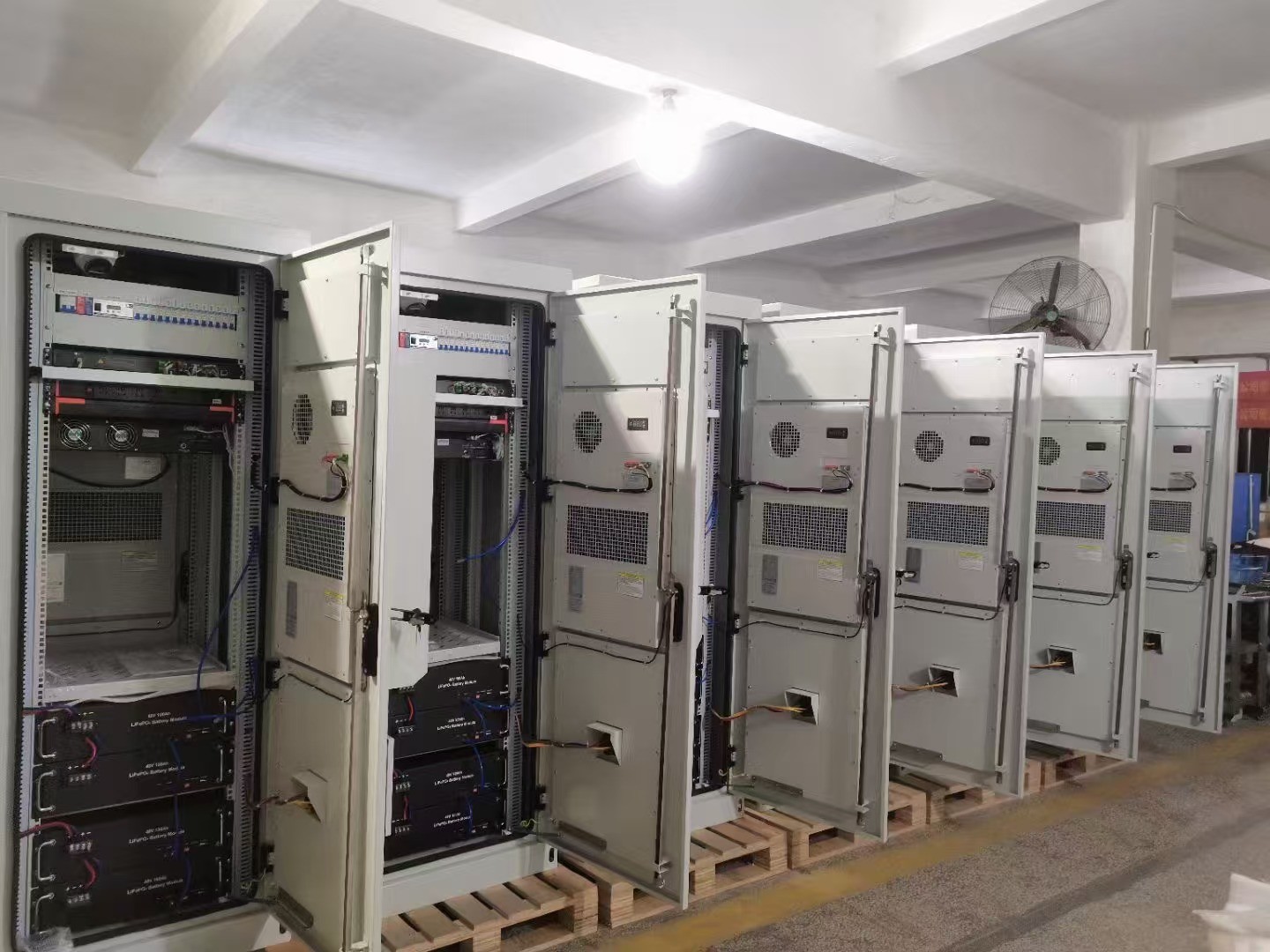 Integrated Outdoor Cabinet With Power System And Battery Storage Three Compartment Cabinet