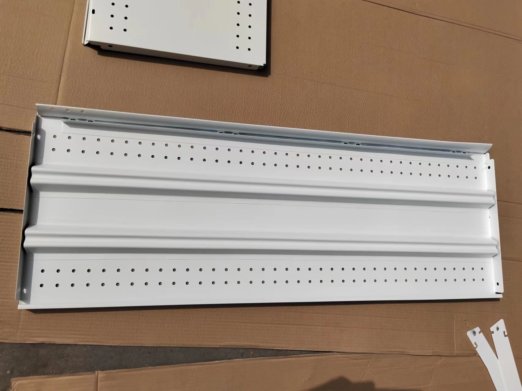 Factory custom color size metal white conveni store shelf supermarket shelf for retail store