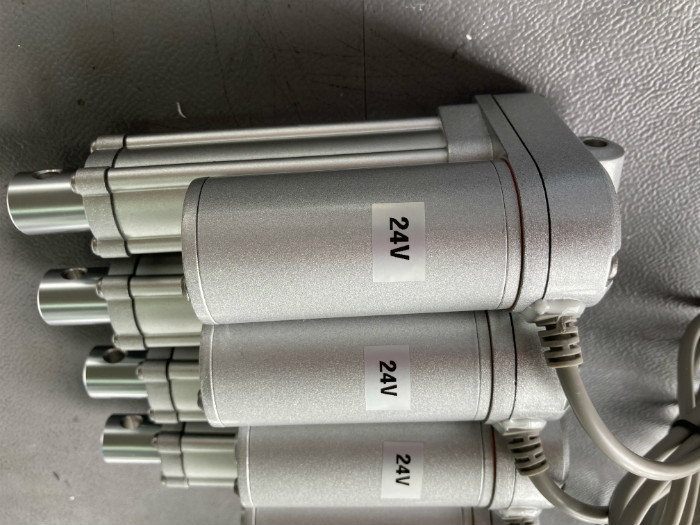 Electric actuator with 5KΩ Pot 24volt 12volt 100mm travel length 235mm retracted length 100KG force