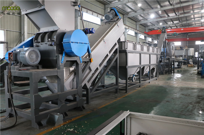 Semi Automatic Plastic Film Recycling Machine Mulching HDPE Waste