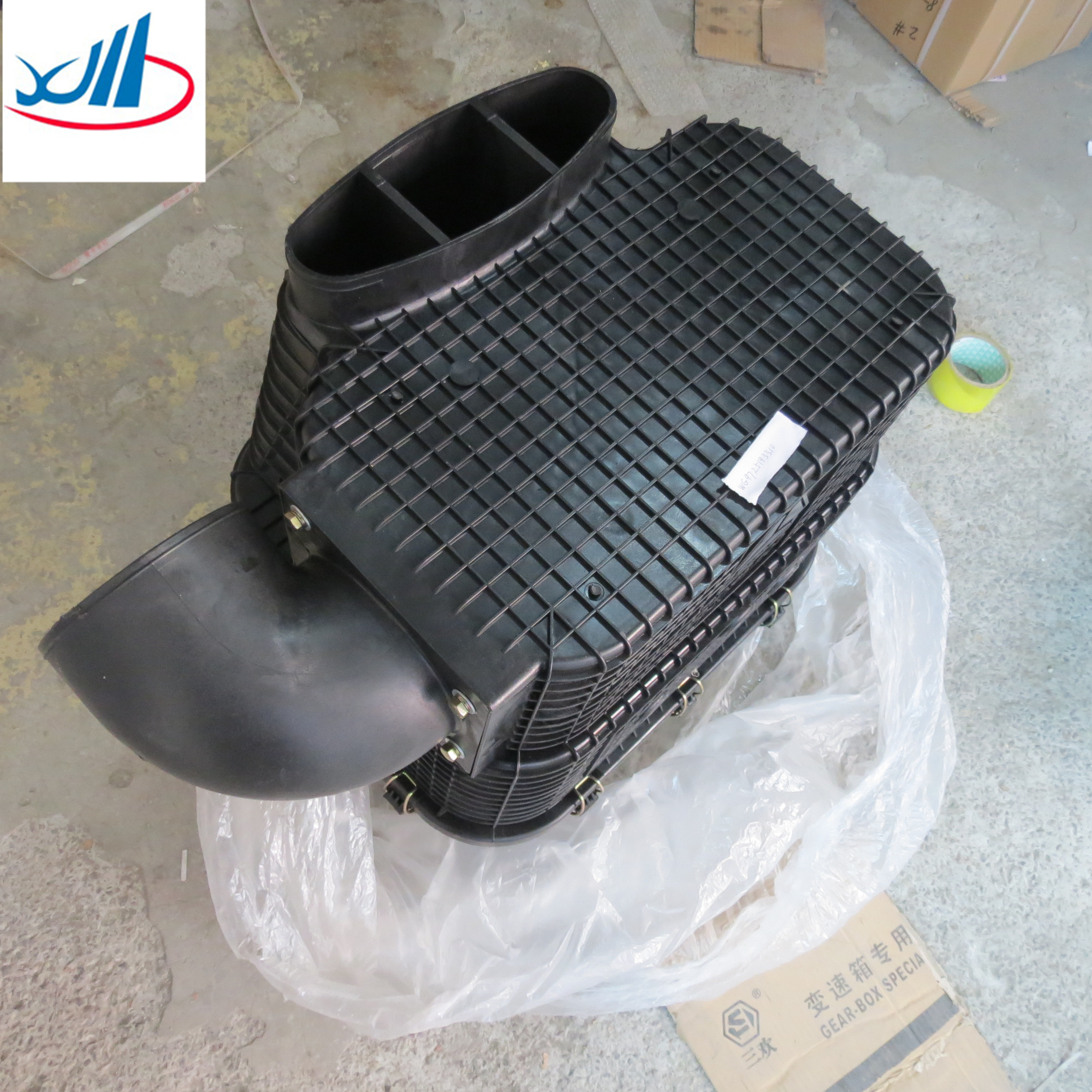 Original SINOTRUK HOWO Truck Part Oil Bath Air Cleaner WG9725190056